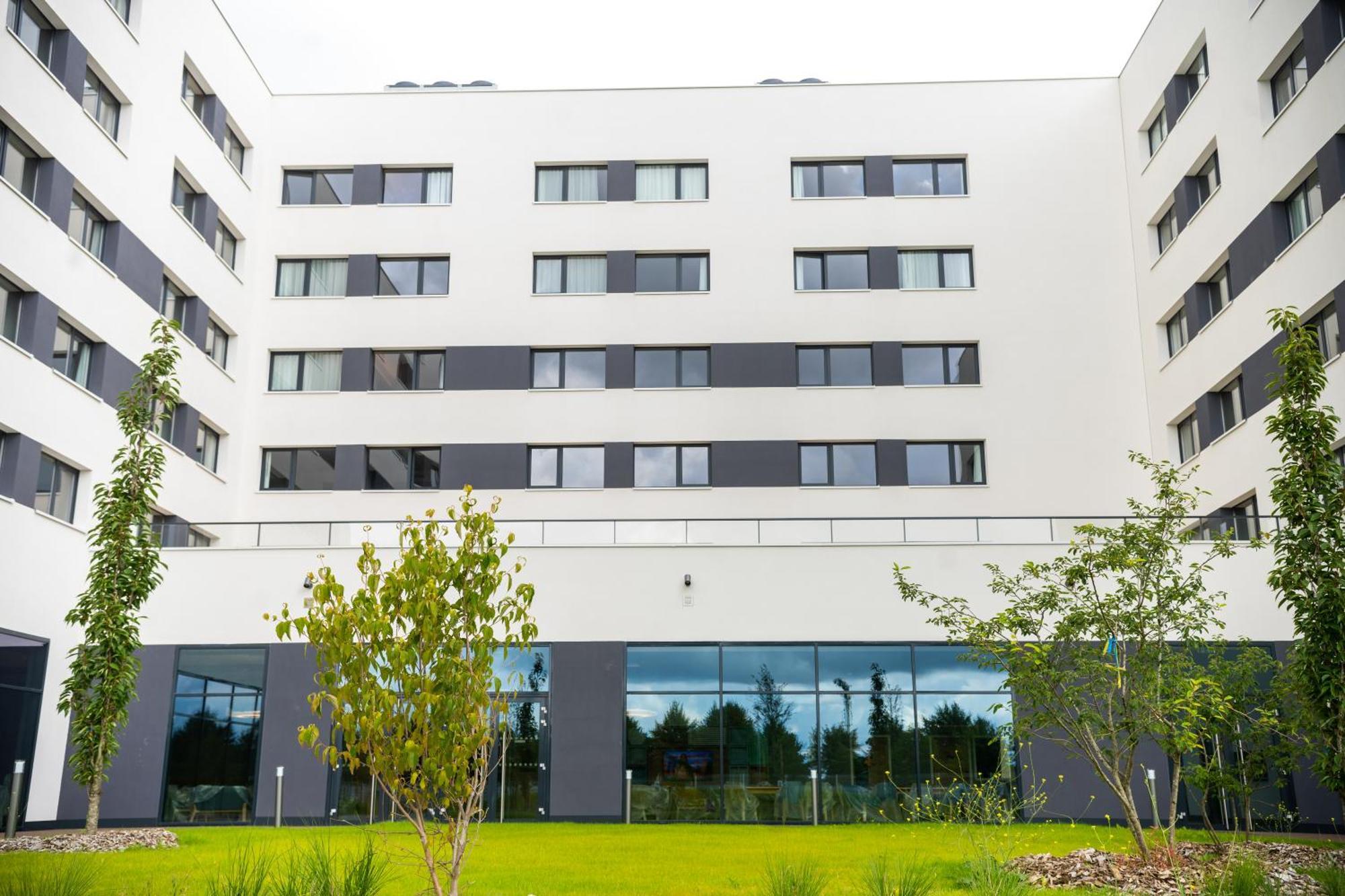 Holiday Inn Paris Cdg Airport An Ihg Hotel Roissy Exterior photo