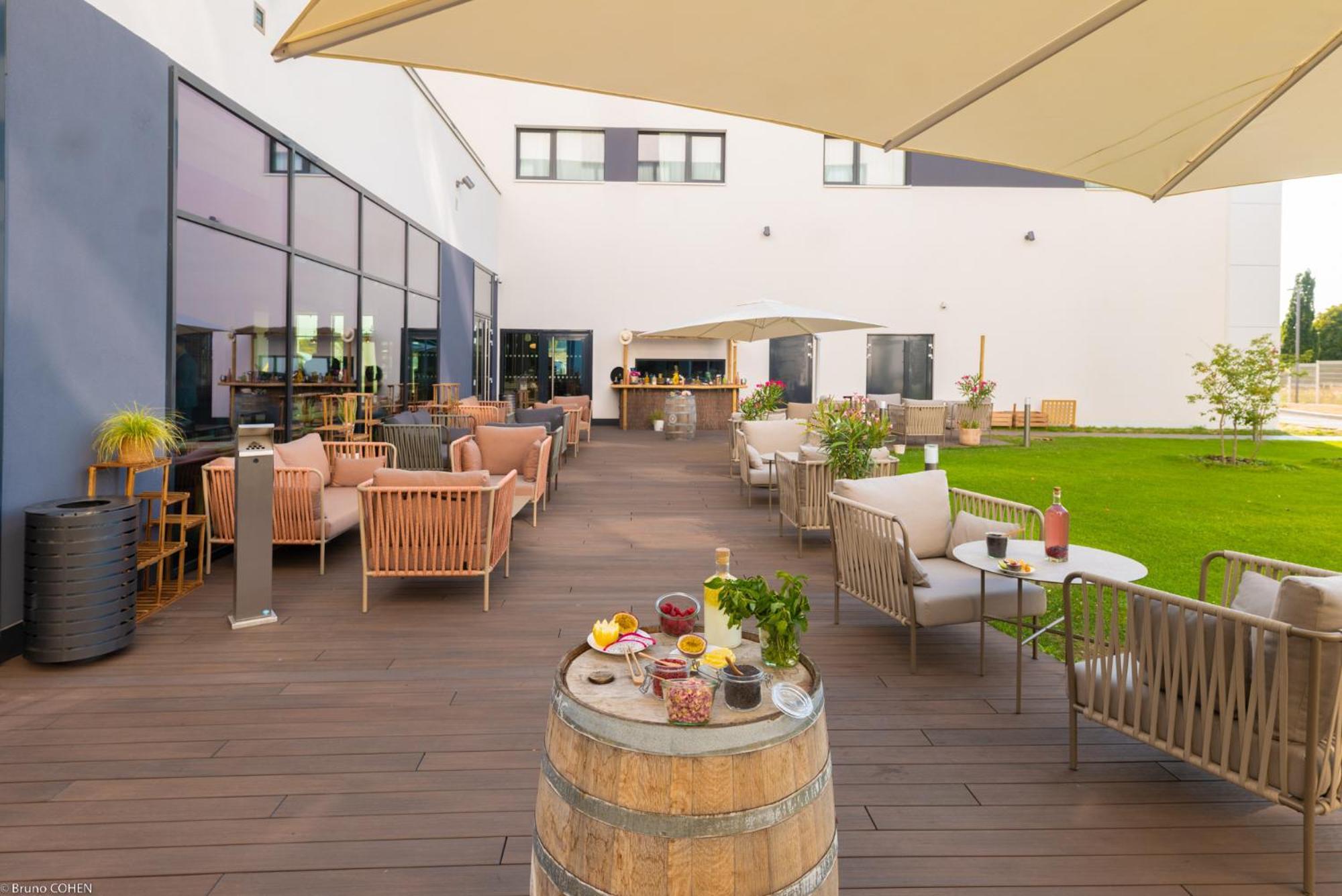 Holiday Inn Paris Cdg Airport An Ihg Hotel Roissy Exterior photo